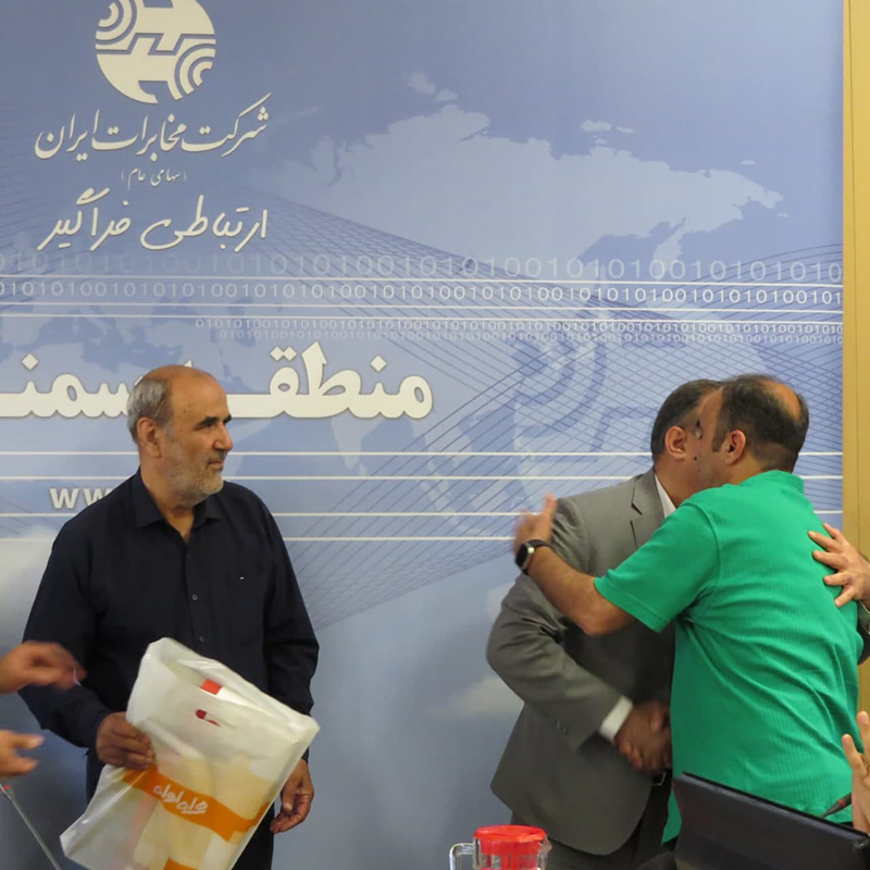خبرگزاری خبرآنلاین در تعامل خبری با مخابرات استان سمنان برتر شناخته شد