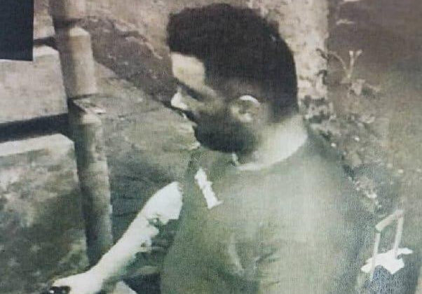 ببینید | انتشار تصاویر سارق مسلح از بانوان؛ پلیس خواستار شناسایی او توسط مردم شد