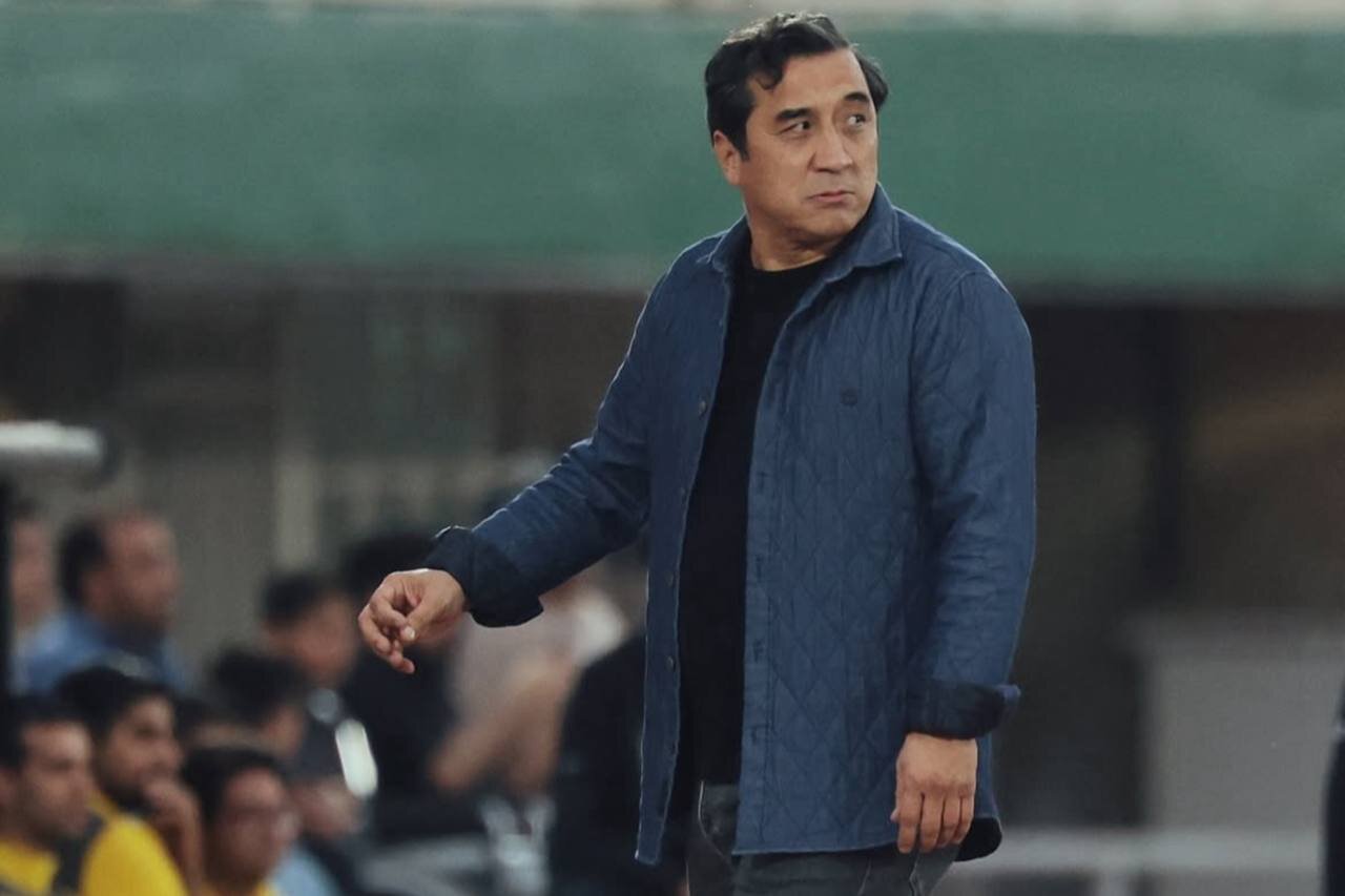 خداداد عزیزی: تراکتور فوتبالی قهرمان شد و پزشکیان و تاج که گل نزدند/مادر بیرانوند چه گناهی کرده که به او فحش میدهند؟