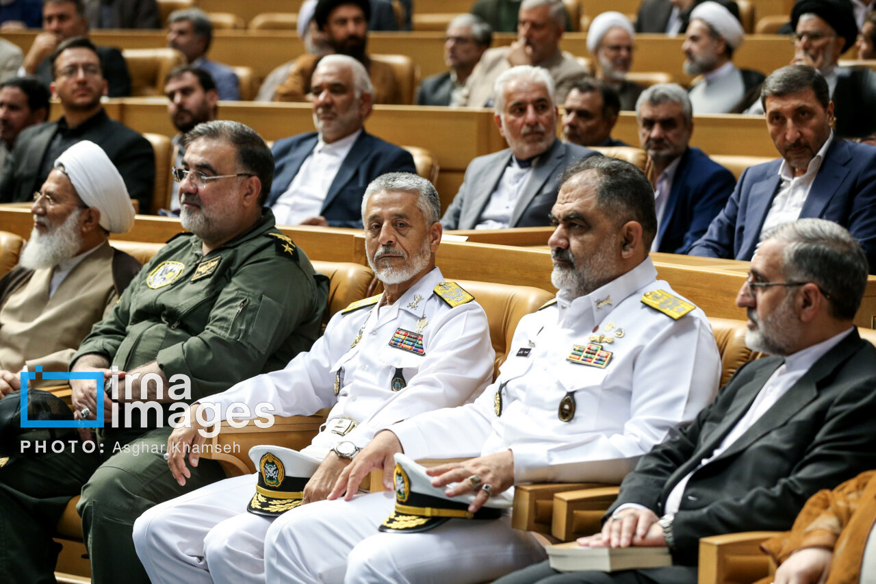 همنشینی پزشکیان و مخبر در مراسم سالگرد شهید رئیسی+عکس