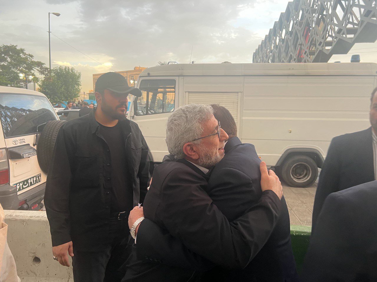 تصاویر متفاوتی از دیدار مخبر و سردار قاآنی در حاشیه یک مراسم