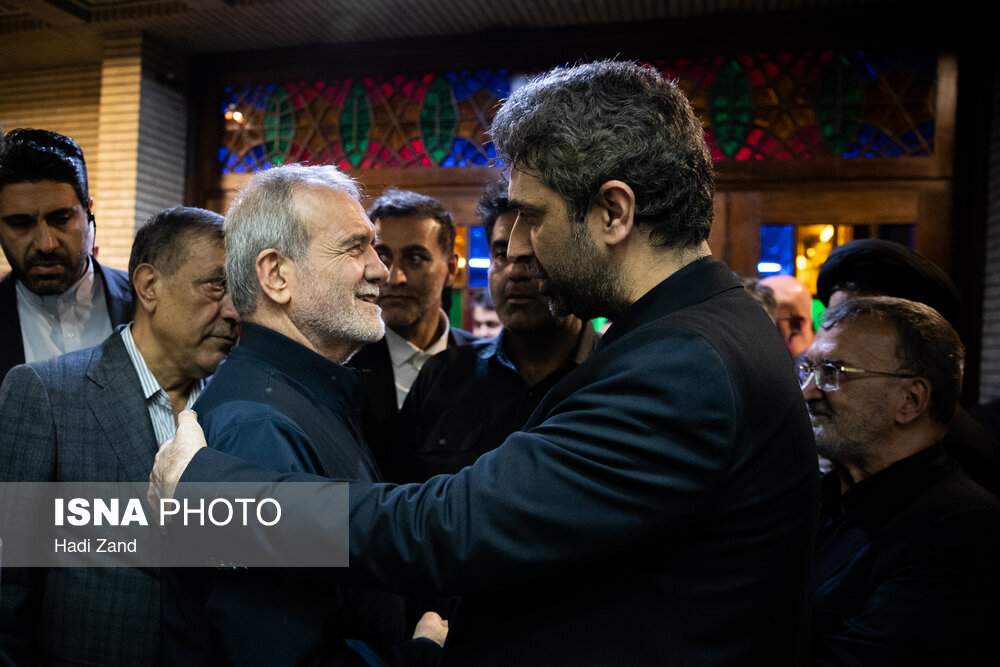 ماجرای قرآن خواندن رئیسجمهور در یک مراسم چه بود؟/ کدام دولتمردان او را همراهی میکردند؟+تصاویر