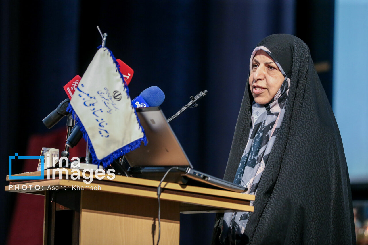 تصاویری از حضور وزیر زن دولت احمدی نژاد در یک مراسم/ مناسبت چه بود؟