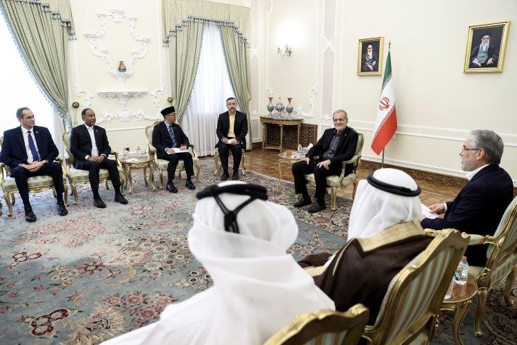 دیدار پزشکیان با برخی هیاتهای خارجی در تهران+عکس