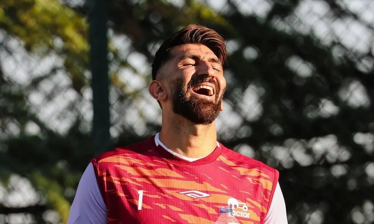 آقای دکتر بیرانوند به اتاق عمل!+ کاریکاتور آقای دکتر بیرانوند به اتاق عمل!+ کاریکاتور