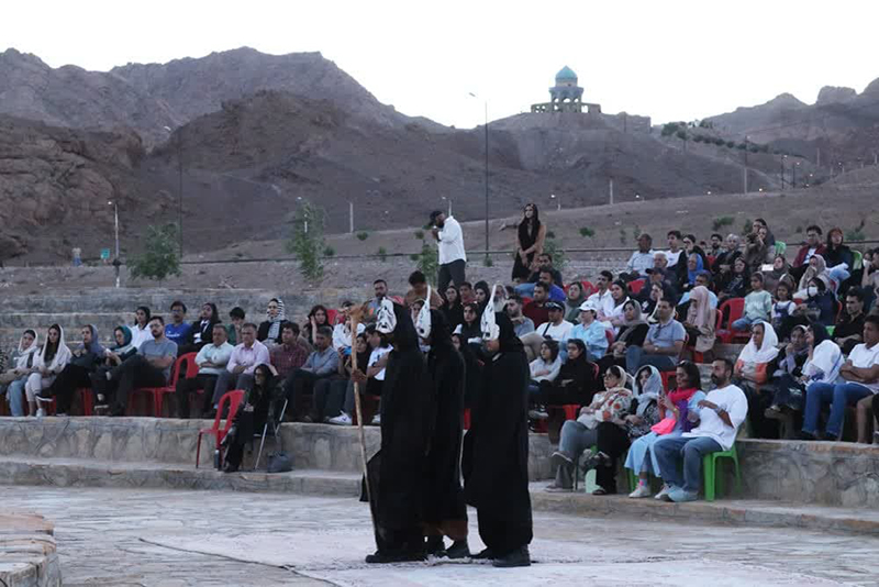 داستانهایِ سرزمین مردمانِ خردمند در بام سمنان شنیده شد