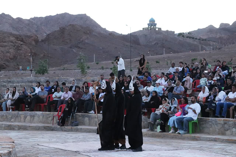 داستانهایِ سرزمین مردمانِ خردمند در بام سمنان شنیده شد