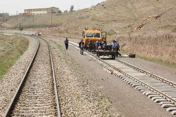 تحول در حمل‌ونقل صنعتی زنجان با اتصال شهرک اشراق به شبکه ریلی