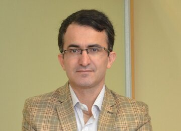 در همه تفسیرهای قرآن،  پهنه آبی جنوب ایران با نام خلیج‌فارس ذکر شده