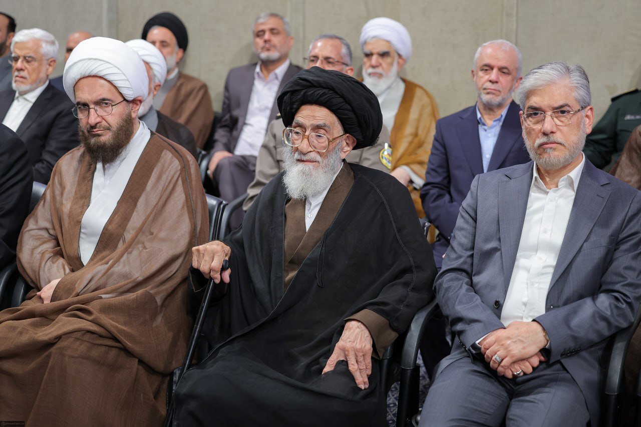 تصاویری از نوههای شهید آل هاشم در بیت رهبری/ مخبر همنشین عراقچی شد/ پسر شهید قدیمی لباس پدرش را پوشید