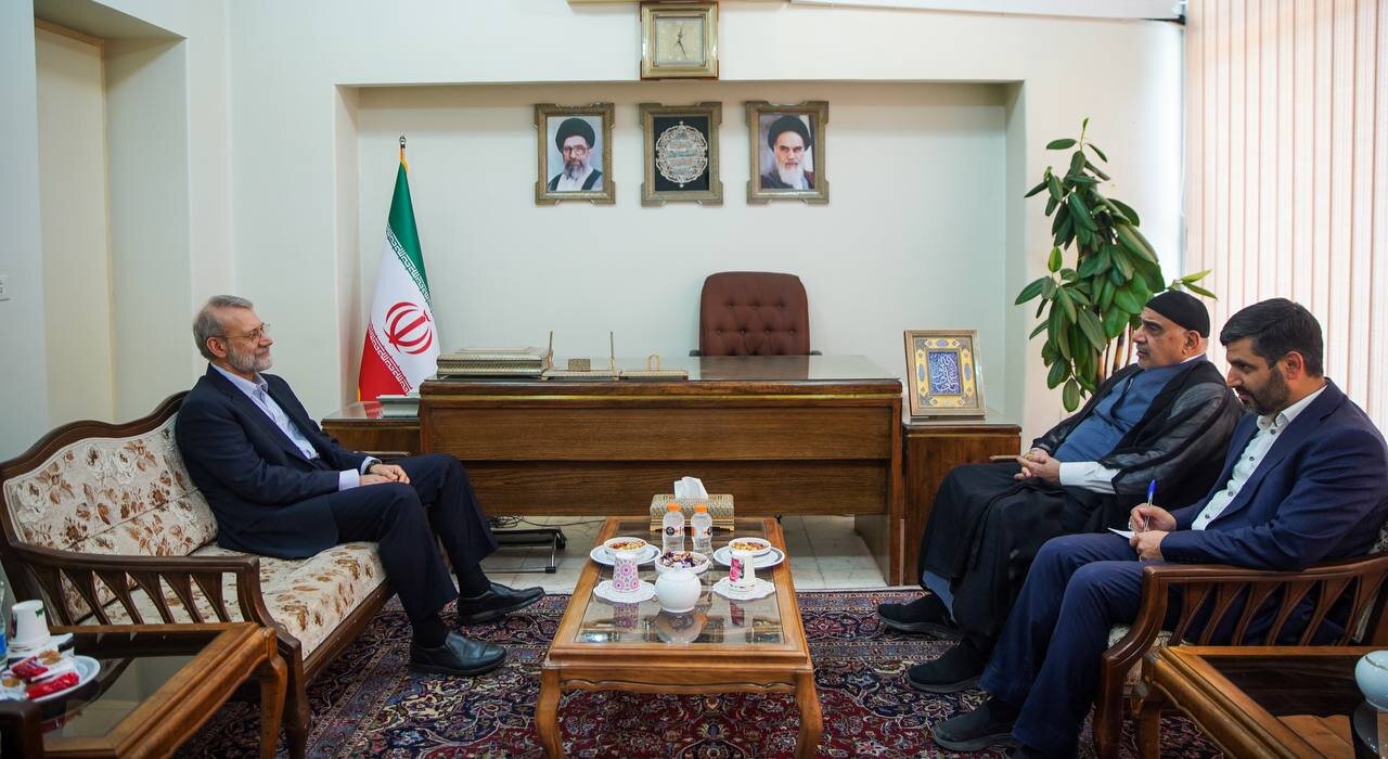 نخست وزیر سابق عراق به دیدن کدام مقام ایرانی رفت؟/ عکسی از عادل عبدالمهدی با لباسی جالب در تهران