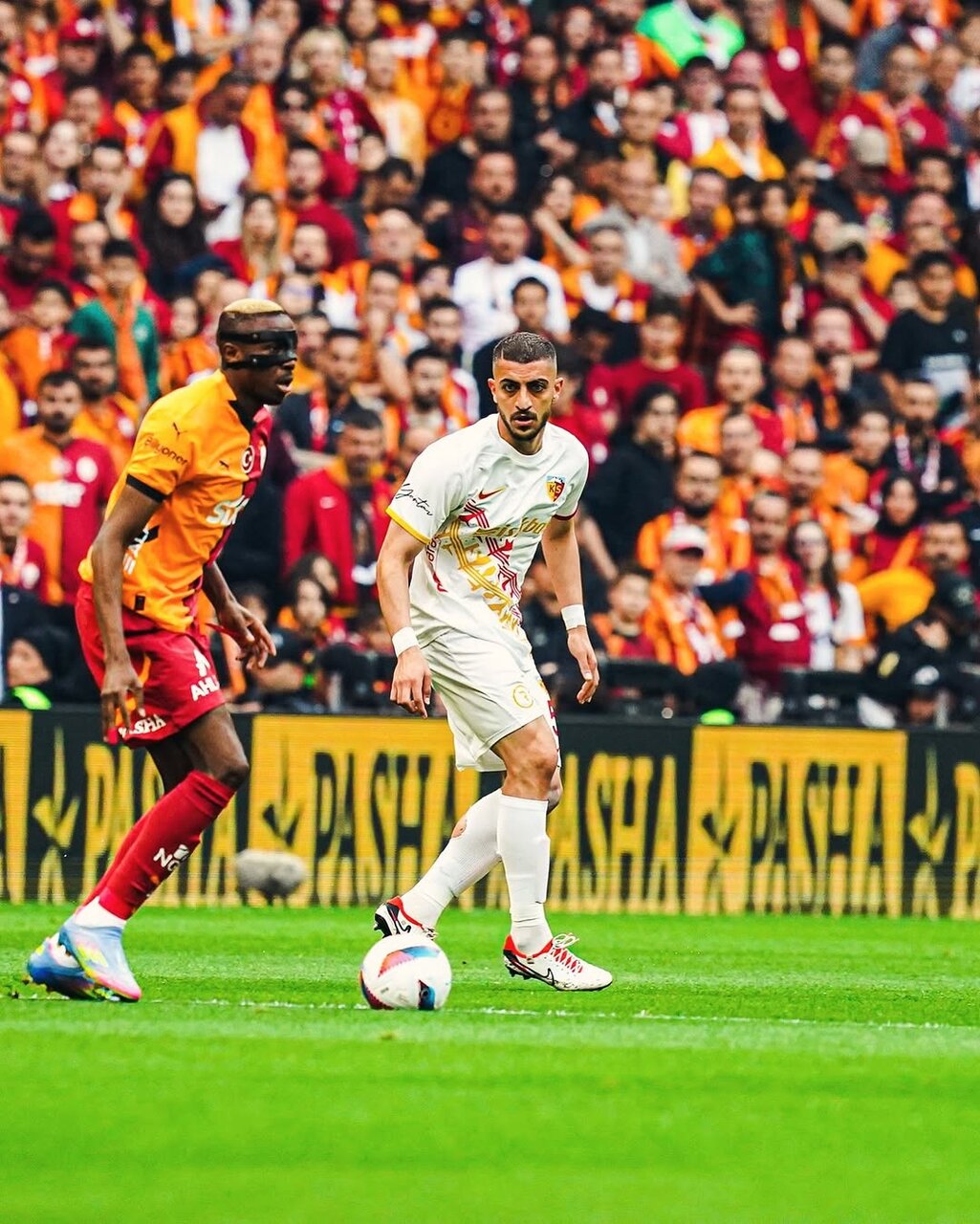 عکس | چالش جذاب ستاره استقلالی با موراتا و اوسیمن!