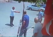 ببینید | اقدام شوکه‌کننده یک مرد پس از مشاجره با برادرش؛ شلیک گلوله وسط خیابان
