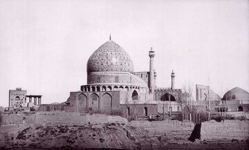 نخستین وزیرمختار غیرمسلمان بودم که به این مسجد قدم گذاشته