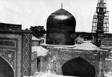 پادشاهی که نخستین زائر پیاده سلطان خراسان(ع) شد!