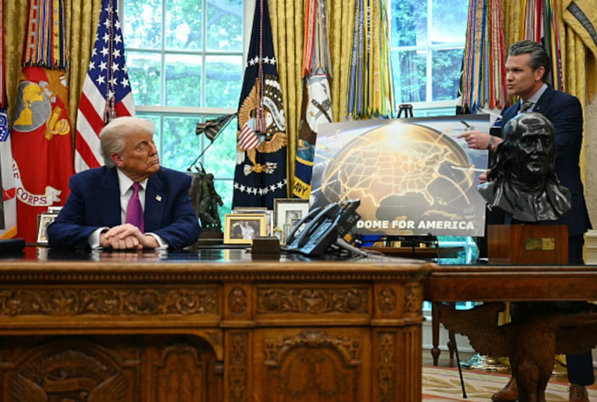 ترامپ از طرحهای «گنبد طلایی» رونمایی کرد؛از فضا هم نمیتوانید به ایالات متحده حمله کنید!/عکس