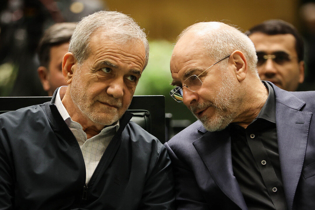 مراسم بزرگداشت شهدای خدمت در صحن مجلس شورای اسلامی با حضور رئیسجمهور/ حداد عادل هم بود+تصویر