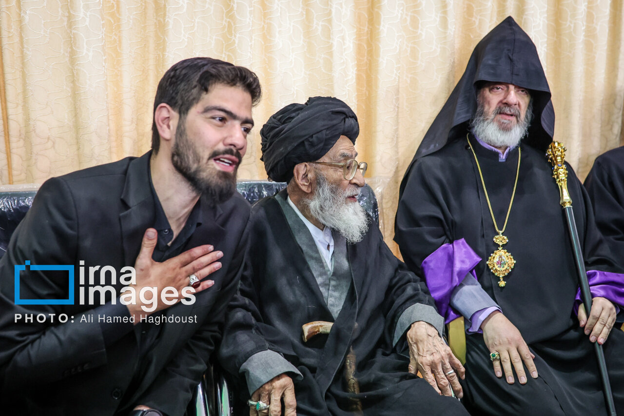 همنشینی پزشکیان و پدر آیتالله آل هاشم در مراسم گرامیداشت شهدای خدمت در تبریز در حضور رئیس جمهور+عکس