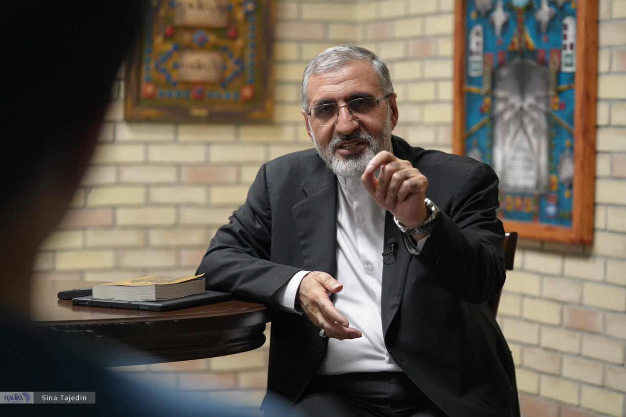 روایت رئیس دفتر رئیس دولت سیزدهم از روابط سعید جلیلی با رئیسی و دولتش/ اختلاف نظر محسن رضایی و محمد مخبر بر سر چه بود و رئیسی را به چه نتیجهای رساند؟