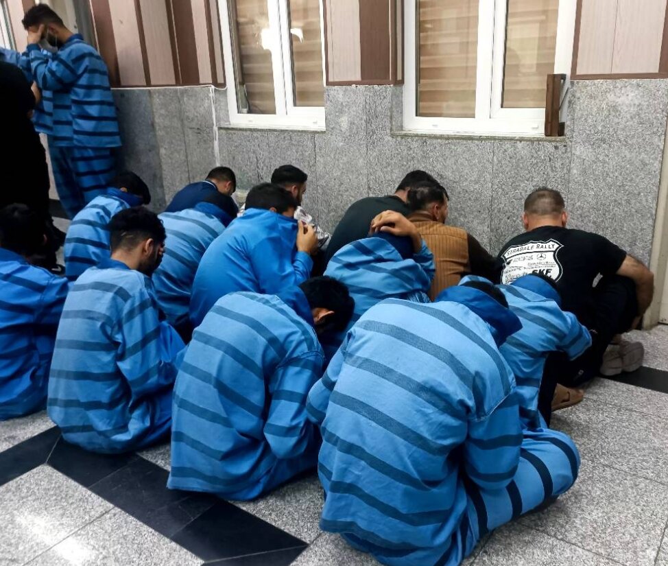 ببینید | دستگیری اعضای باند سارقان مامورنما