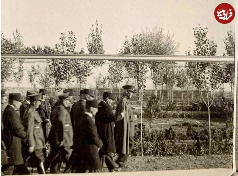 عکس/ رضاشاه در مراسم افتتاح آرامگاه فردوسی