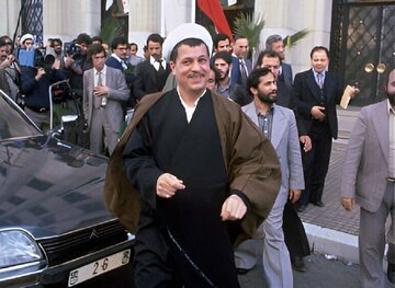 خاطرات هاشمی: امروز گروه حشمت‌الله طبرزدی در ونک تظاهرات کردند