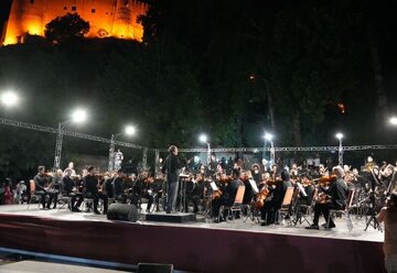 گردهمایی ۲۰۰۰ نفره در قلعه فلک‌الافلاک خرم‌آباد