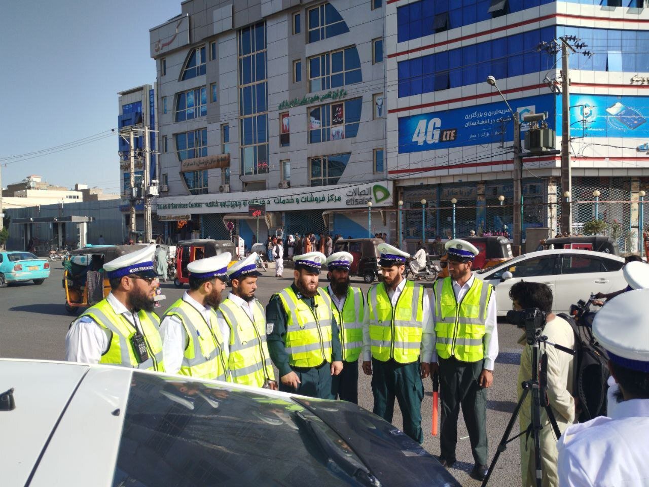 تصاویر | راه اندازی پلیس راهنمایی و رانندگی در هرات افغانستان توسط طالبان!