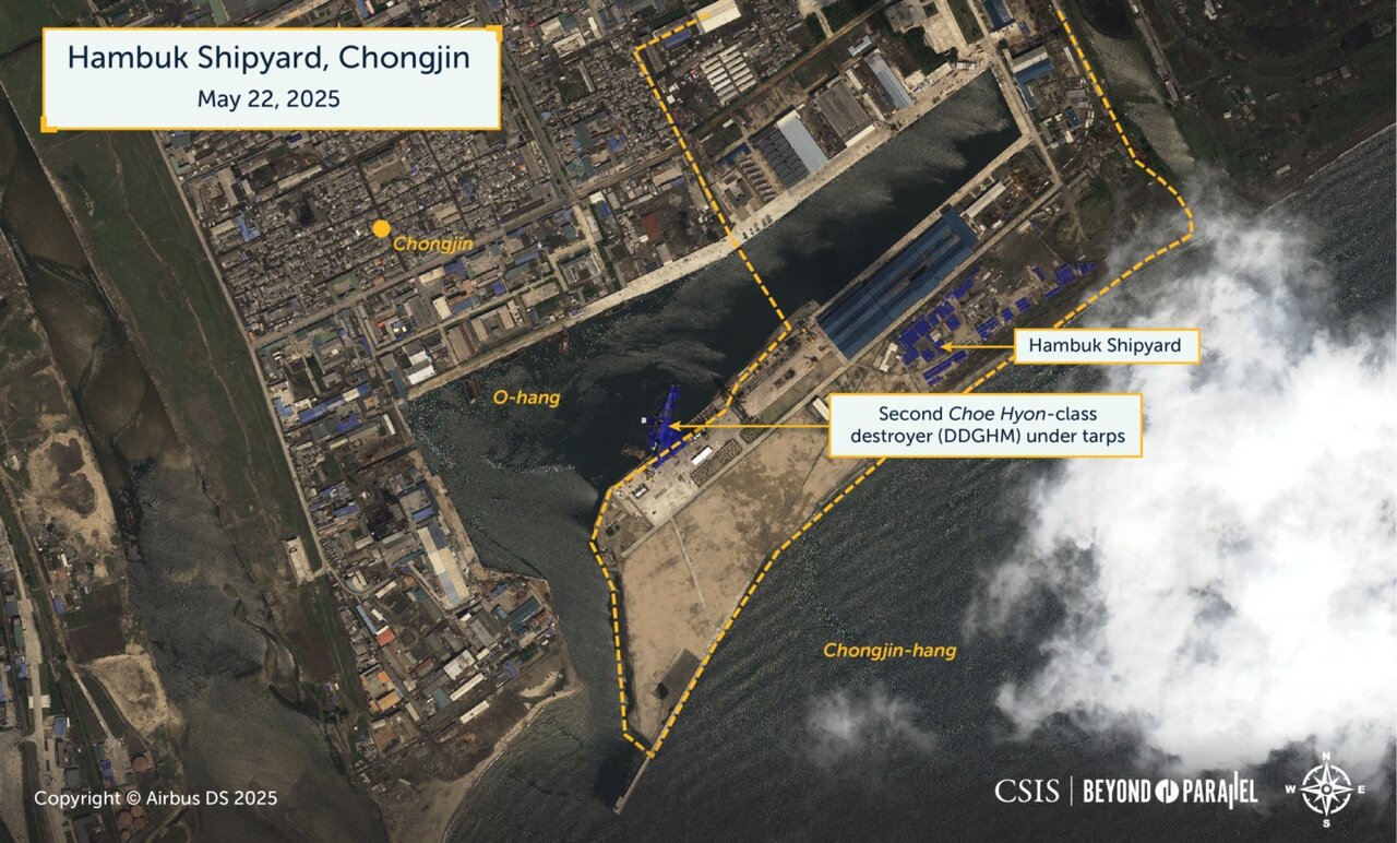 ناوشکن کره شمالی واژگون شد