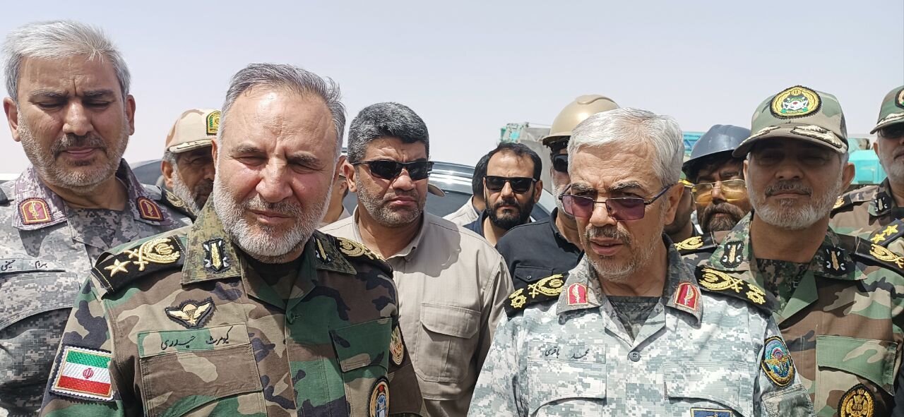 سرلشکر باقری خبر داد:  هم اینک ۱۰۰ کیلومتر از دیوارکشی مرزهای مشترک ایران و افغانستان در خراسان رضوی به پایان رسیده