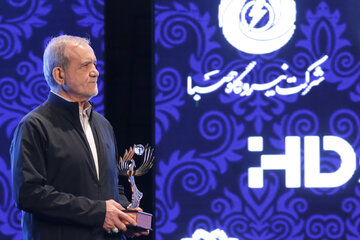 درخواست پزشکیان از مردم: انتظار می‌رود با کاهش مصرف برق، یاری‌گر دولت باشید/ سال گذشته، بیش از 300 هزار میلیارد تومان خسارت ناشی از قطع گاز و برق بود