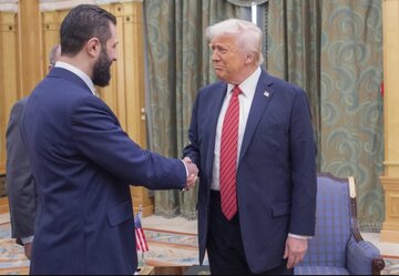 تماس تلفنی جولانی با ترامپ و در خواست رفع تحریمهای باقیمانده سوریه تماس تلفنی جولانی با ترامپ و در خواست رفع تحریمهای باقیمانده سوریه