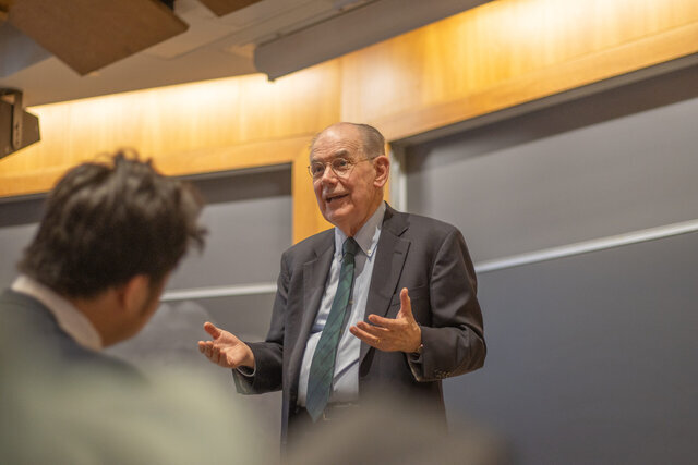 مرشایمر: ترامپ در وضعیت «توقف» به سر میبرد/ درگیری با ایران عاقبت خوشایندی برای ایالات متحده به همراه نخواهد داشت مرشایمر: ترامپ در وضعیت «توقف» به سر میبرد/ درگیری با ایران عاقبت خوشایندی برای ایالات متحده به همراه نخواهد داشت