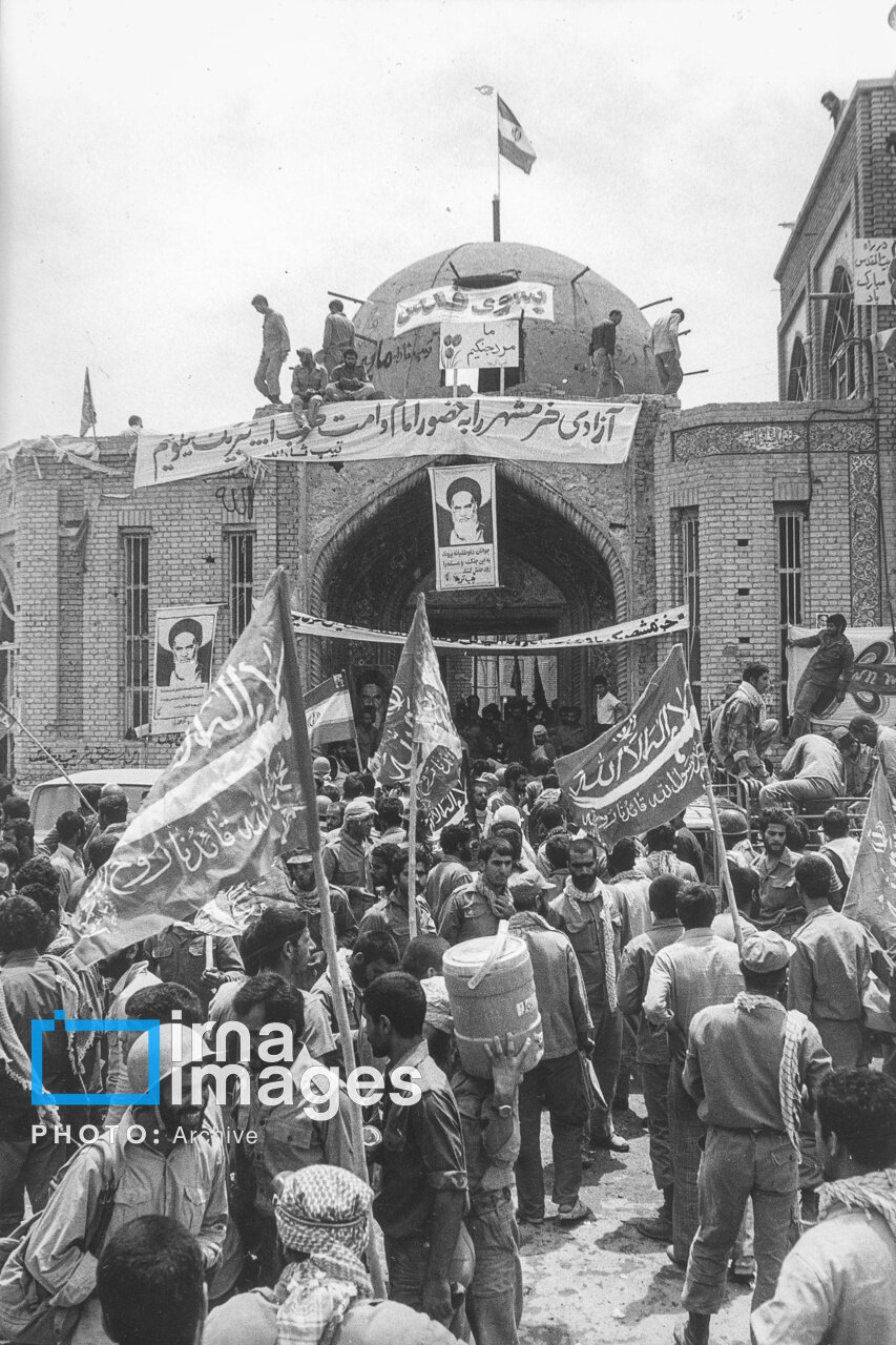 تصاویری که تاریخ را زنده نگه داشتند / روایت فتح خرمشهر