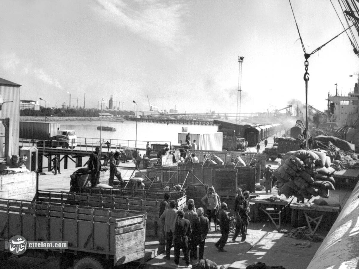 گزارش خواندنی از گمرک خرمشهر ۵۰ سال پیش + عکس