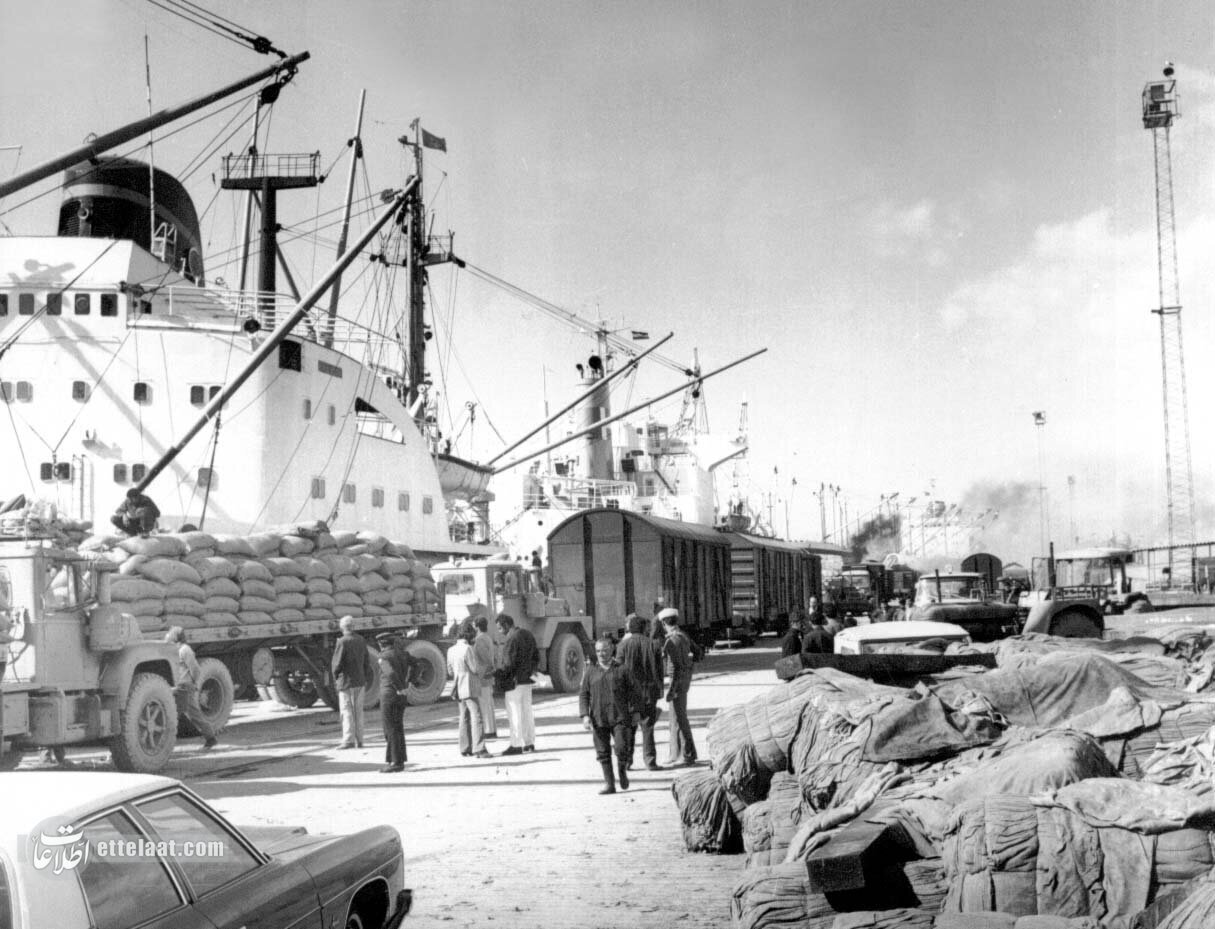 گزارش خواندنی از گمرک خرمشهر ۵۰ سال پیش + عکس
