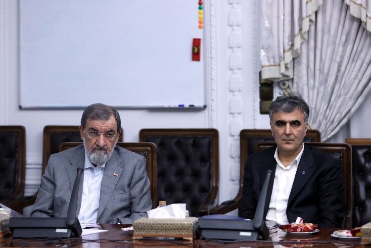 همنشینی سران سه قوه در یک جلسه رسمی/ تاجگردون و محسن رضایی هم حضور داشتند +تصاویر