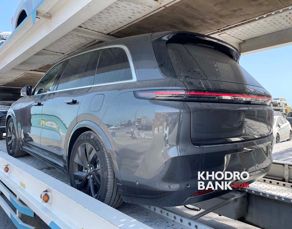 پرچمدار چینی ۴۴۰ اسب بخاری به ایران آمد /عکس