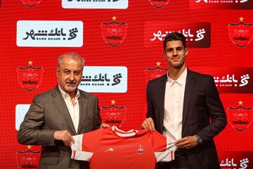 بزرگترین آرزویم بازی در جام جهانی است / حس میکنم سالهاست در پرسپولیس هستم