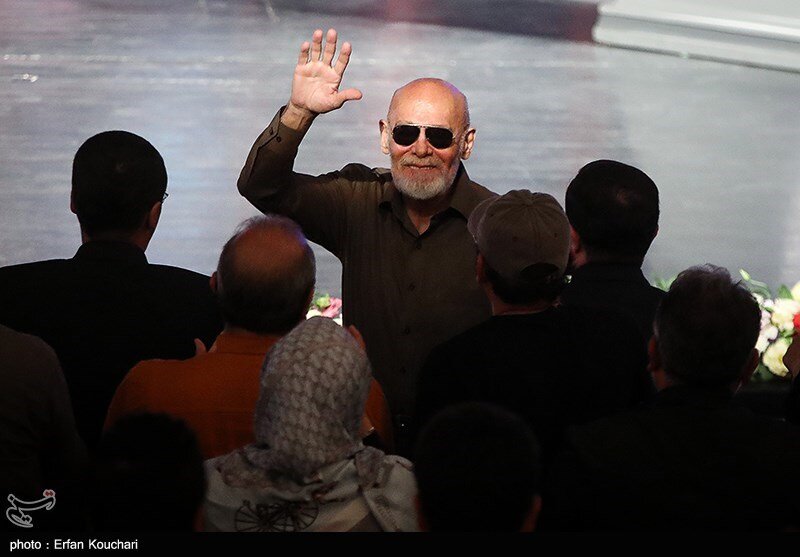 جدیدترین عکس از جمشید هاشم پور/ فرمانده کل سپاه هم بود/ مجید انتظامی جایزه به دست شکار دوربین ها شد