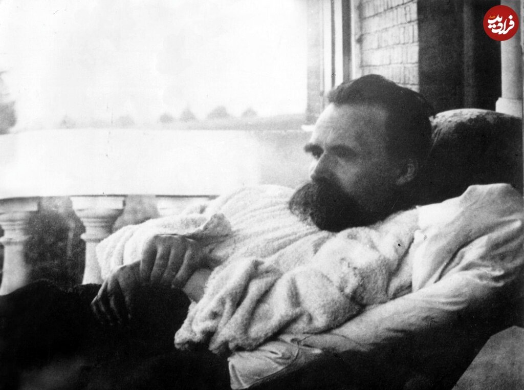 آخرین عکس نیچه یک سال قبل از مرگ