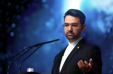 آذری جهرمی: با وضعیت فعلی، آینده هوش مصنوعی را واگذار کرده‌ایم