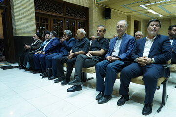 لاریجانی، حسن خمینی، جنتی، هاشمی،  مرعشی، واعظی، جهانگیری و محمدعلی نجفی در یک مراسم