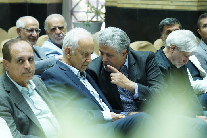 لاریجانی، حسن خمینی، جنتی، هاشمی،  مرعشی، واعظی، جهانگیری و محمدعلی نجفی در یک مراسم