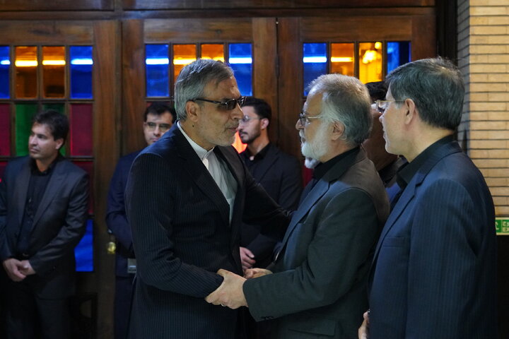 لاریجانی، حسن خمینی، جنتی، هاشمی،  مرعشی، واعظی، جهانگیری و محمدعلی نجفی در یک مراسم
