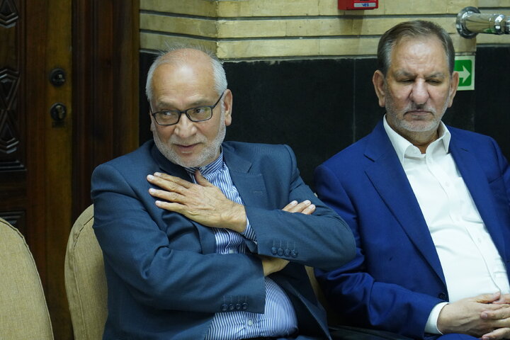 لاریجانی، حسن خمینی، جنتی، هاشمی،  مرعشی، واعظی، جهانگیری و محمدعلی نجفی در یک مراسم