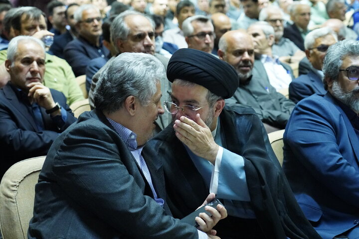 لاریجانی، حسن خمینی، جنتی، هاشمی،  مرعشی، واعظی، جهانگیری و محمدعلی نجفی در یک مراسم