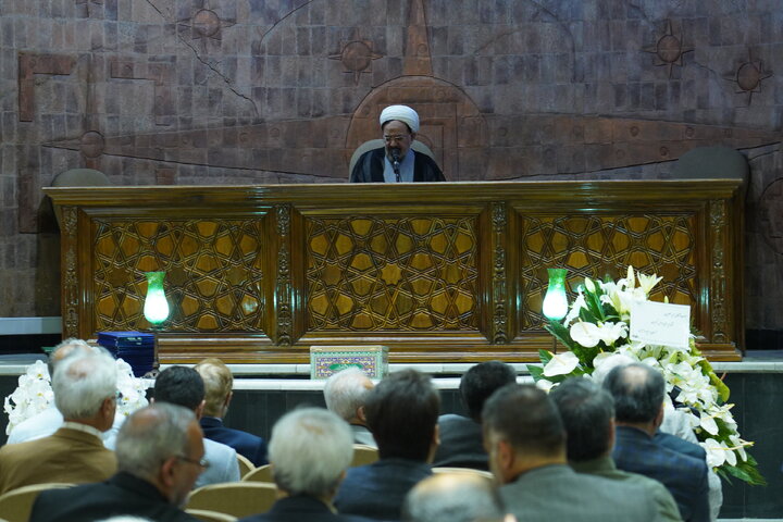 لاریجانی، حسن خمینی، جنتی، هاشمی،  مرعشی، واعظی، جهانگیری و محمدعلی نجفی در یک مراسم