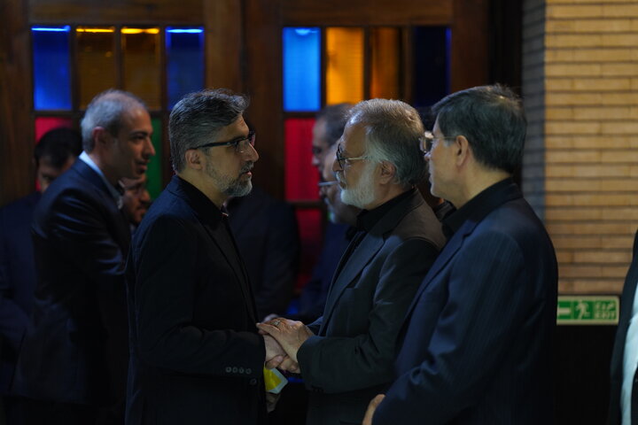 لاریجانی، حسن خمینی، جنتی، هاشمی،  مرعشی، واعظی، جهانگیری و محمدعلی نجفی در یک مراسم