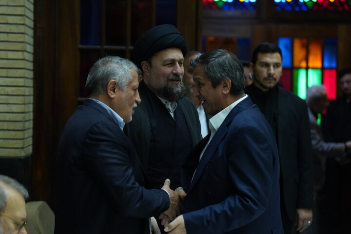 لاریجانی، حسن خمینی، جنتی، هاشمی،  مرعشی، واعظی، جهانگیری و محمدعلی نجفی در یک مراسم